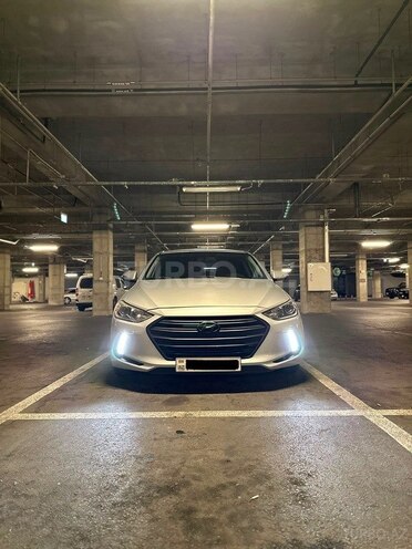 Hyundai Elantra 2018, 140,000 km - 2.0 l - Bakı