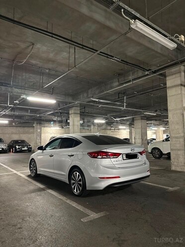 Hyundai Elantra 2018, 140,000 km - 2.0 l - Bakı