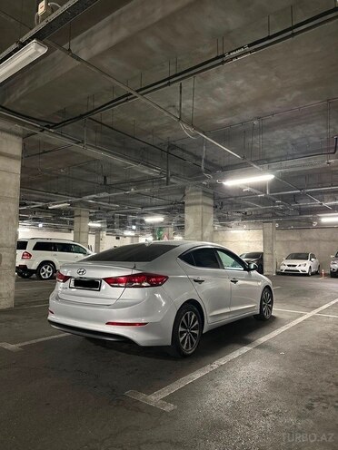 Hyundai Elantra 2018, 140,000 km - 2.0 l - Bakı