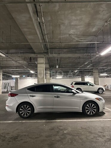 Hyundai Elantra 2018, 140,000 km - 2.0 l - Bakı