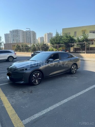 Changan Qiyuan A05 2025, 70,000 km - 1.5 л - Bakı