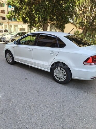 Volkswagen Polo 2018, 121,000 km - 1.6 l - Bakı