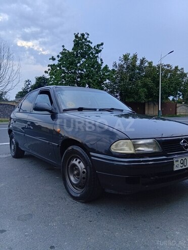 Opel Astra 1997, 421,950 km - 1.4 l - Balakən