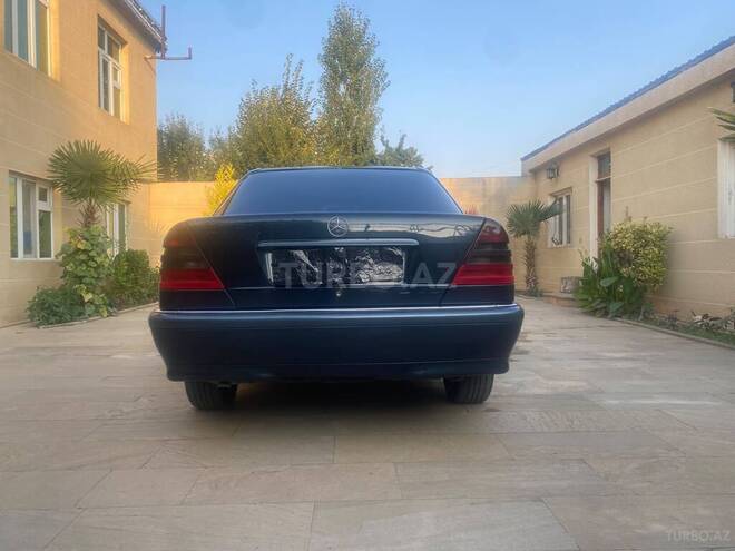 Mercedes C 180 1999, 260,000 km - 1.8 l - Tovuz