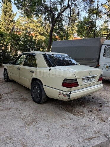Mercedes  1995, 400,000 km - 2.0 л - Bakı