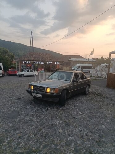 Mercedes 190 1992, 150,000 km - 2.0 l - Şəki