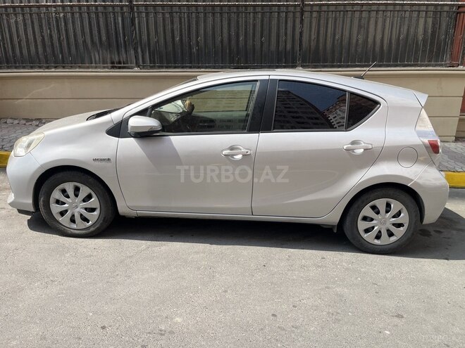 Toyota Prius C 2014, 160,934 km - 1.5 л - Zaqatala