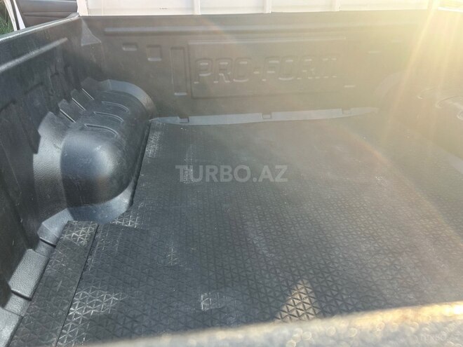 Toyota Hilux 2016, 306,848 km - 2.4 l - Göyçay