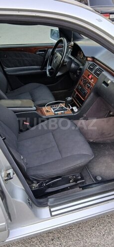 Mercedes E 230 1996, 350,000 km - 2.3 л - Sumqayıt