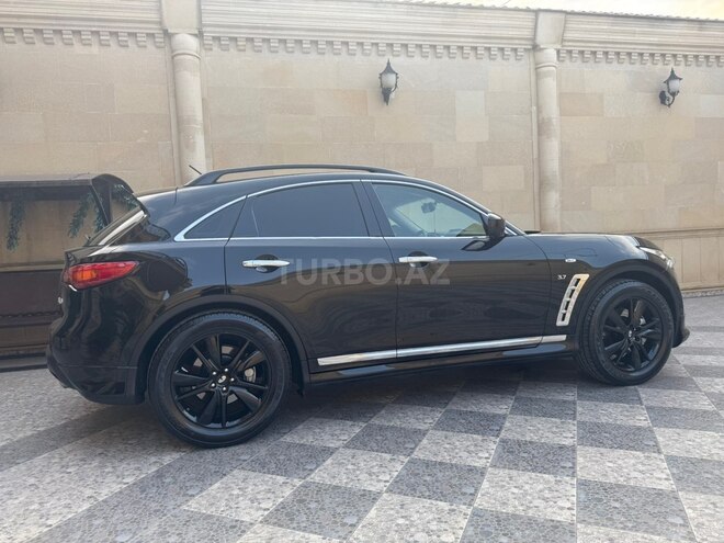 Infiniti QX70 2014, 176,000 km - 3.7 l - Gəncə