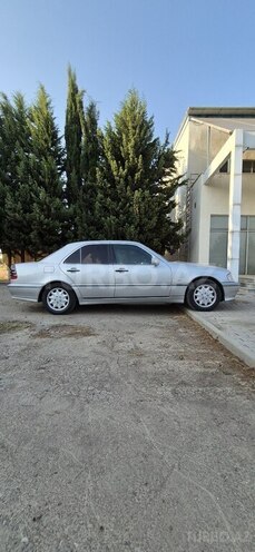 Mercedes C 220 1999, 450,000 km - 2.2 l - Beyləqan