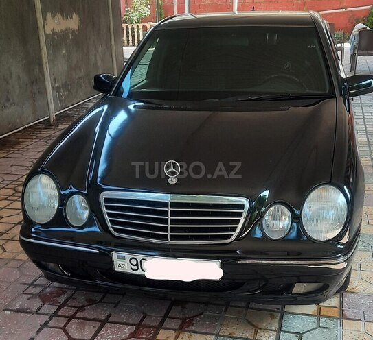 Mercedes E 220 2000, 398,563 km - 2.2 l - Beyləqan