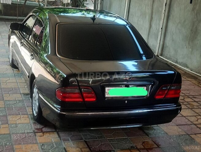 Mercedes E 220 2000, 398,563 km - 2.2 l - Beyləqan
