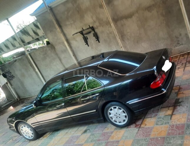 Mercedes E 220 2000, 398,563 km - 2.2 l - Beyləqan