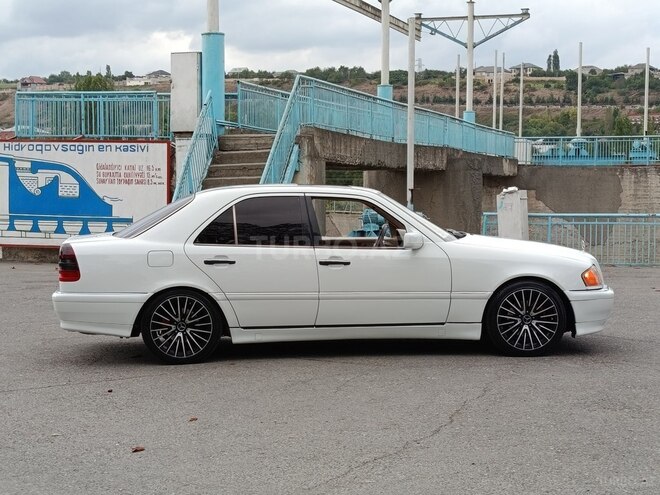 Mercedes C 230 1998, 183,500 km - 2.3 л - Quba