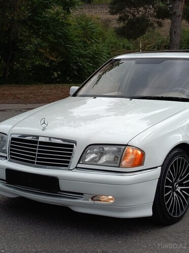 Mercedes C 230 1998, 183,500 km - 2.3 л - Quba
