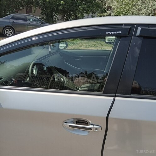Toyota Prius 2010, 260,000 km - 1.8 л - Bakı