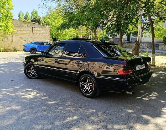 Mercedes C 230 1998, 268,000 km - 2.3 l - Sumqayıt