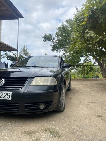 Volkswagen Passat 2003, 244,834 km - 1.8 l - Gəncə