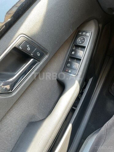 Mercedes E 250 2010, 296,000 km - 1.8 l - Bakı