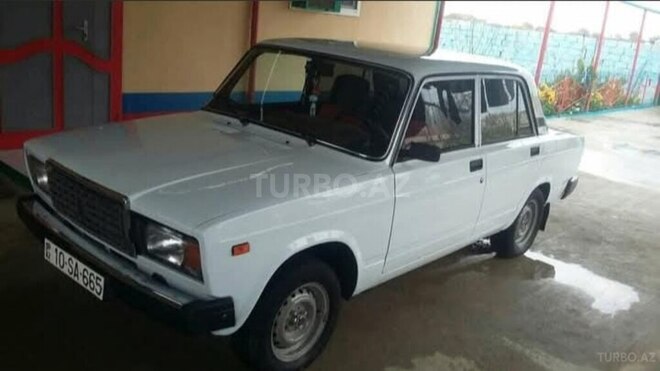 LADA (VAZ) 2107 2006, 300,000 km - 1.6 l - Neftçala