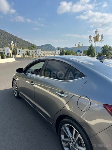 Hyundai Elantra 2017, 210,824 km - 2.0 l - Qəbələ