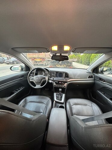 Hyundai Elantra 2017, 210,824 km - 2.0 l - Qəbələ