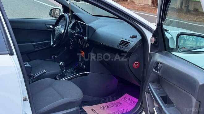 Opel Astra 2009, 169,000 km - 1.4 l - Gəncə