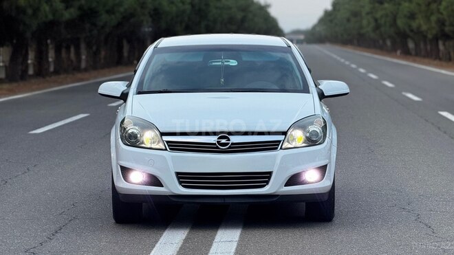 Opel Astra 2009, 169,000 km - 1.4 l - Gəncə