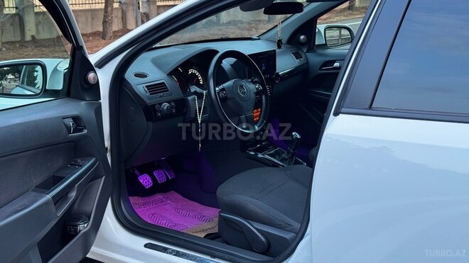 Opel Astra 2009, 169,000 km - 1.4 l - Gəncə