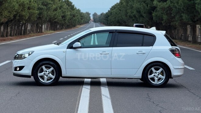 Opel Astra 2009, 169,000 km - 1.4 l - Gəncə