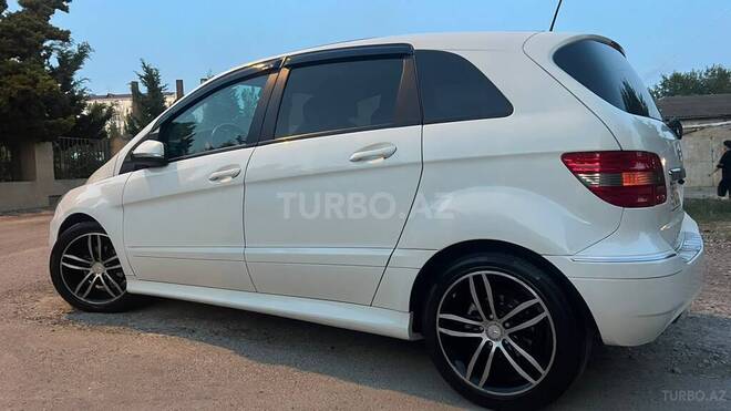 Mercedes B 170 2011, 178,000 km - 1.7 л - Sumqayıt