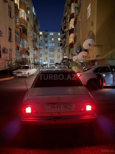 Mercedes E 200 1993, 71,000 km - 2.0 l - Bakı