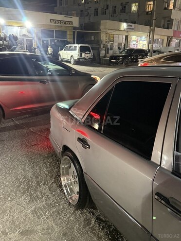 Mercedes E 200 1993, 71,000 km - 2.0 l - Bakı
