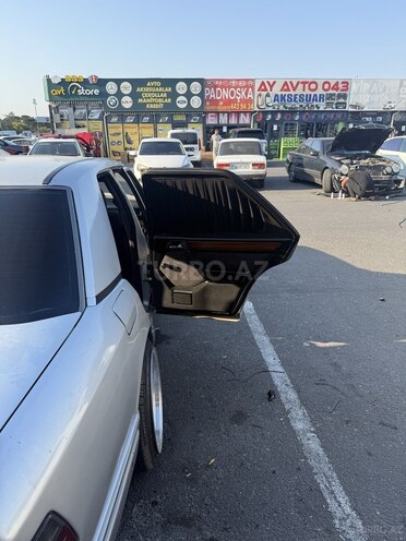 Mercedes E 200 1993, 71,000 km - 2.0 l - Bakı