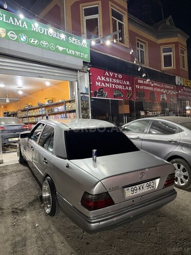 Mercedes E 200 1993, 71,000 km - 2.0 l - Bakı