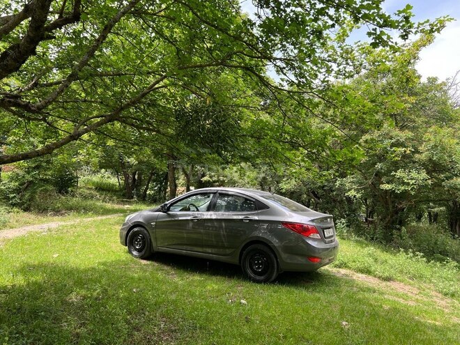 Hyundai Accent 2011, 330,000 km - 1.6 l - Bakı