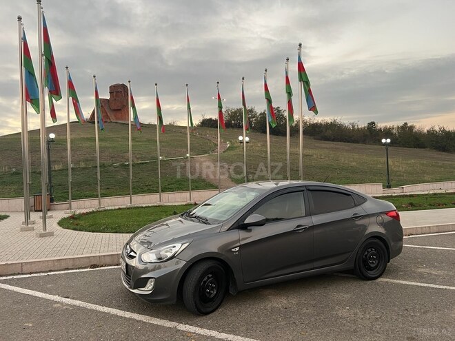 Hyundai Accent 2011, 330,000 km - 1.6 l - Bakı