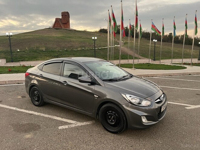 Hyundai Accent 2011, 330,000 km - 1.6 l - Bakı