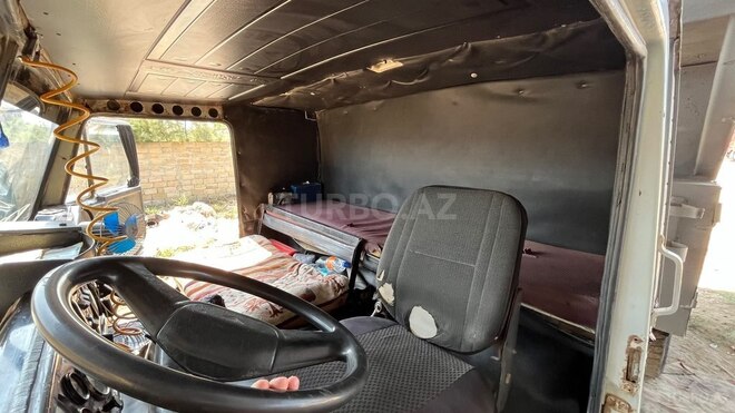 KamAz 6520 1992, 350,000 km - 11.0 l - Salyan