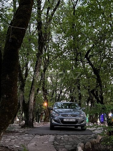 Hyundai Accent 2011, 330,000 km - 1.6 l - Bakı