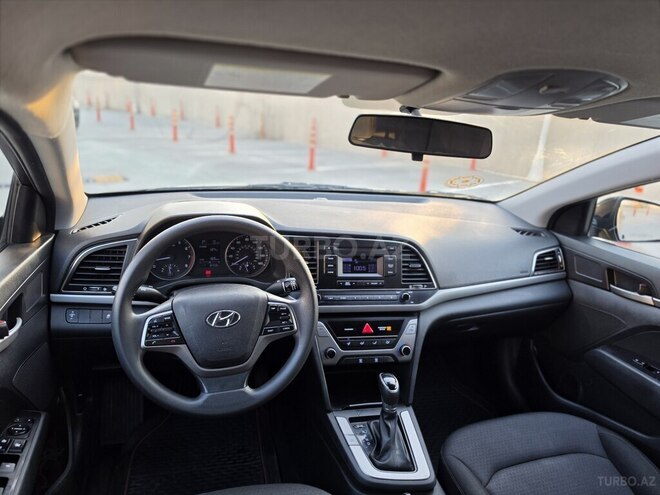 Hyundai Elantra 2018, 128,748 km - 2.0 l - Bakı
