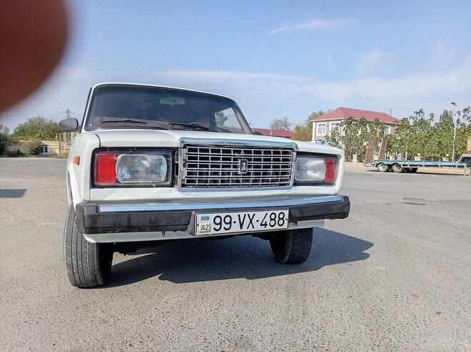 LADA (VAZ) 2107 1999, 500,000 km - 1.6 l - Salyan