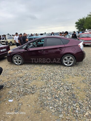 Toyota Prius 2013, 256,232 km - 1.8 l - Tovuz