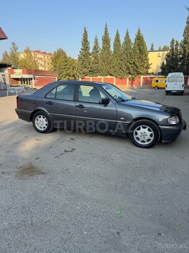 Mercedes C 200 1997, 359,832 km - 2.0 l - Yevlax