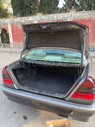 Mercedes C 200 1997, 359,832 km - 2.0 l - Yevlax