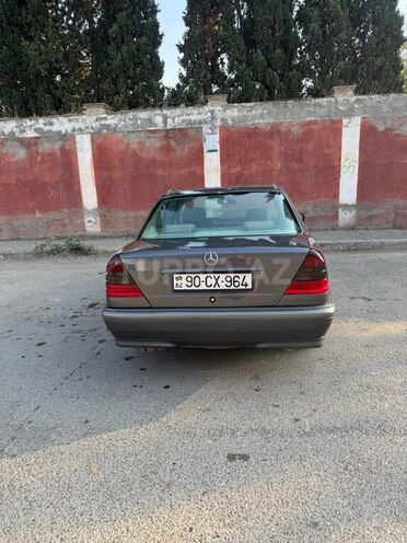 Mercedes C 200 1997, 359,832 km - 2.0 l - Yevlax