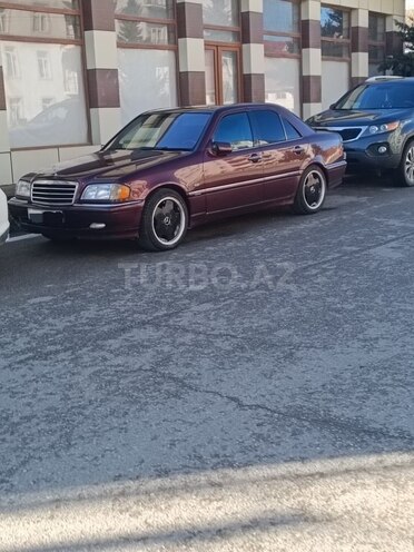 Mercedes C 240 1998, 420,000 km - 2.4 l - Quba