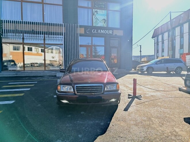 Mercedes C 240 1998, 420,000 km - 2.4 l - Quba