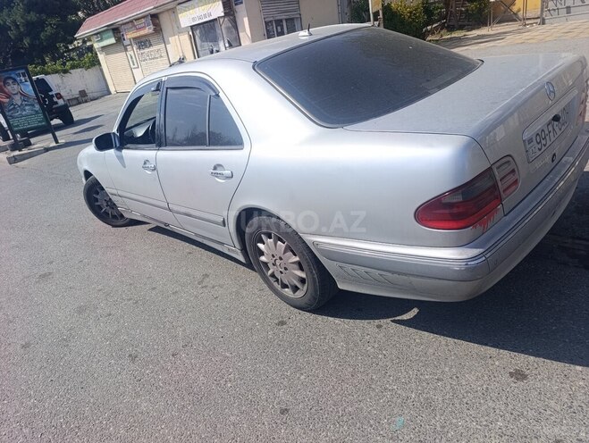 Mercedes E 220 2001, 486,800 km - 2.2 l - Bakı